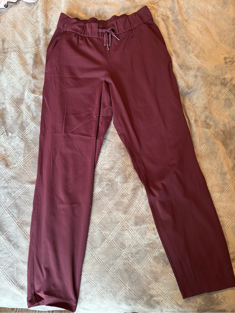 Lululemon On the Fly 7/8 Pants Maroon